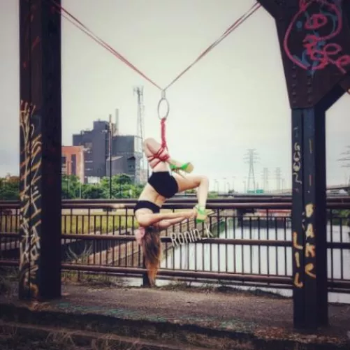 Single Futo on a bridge