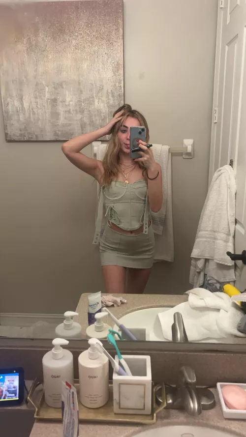 Sorry for the mess, Outfit for today! Tight Skirt with matching top