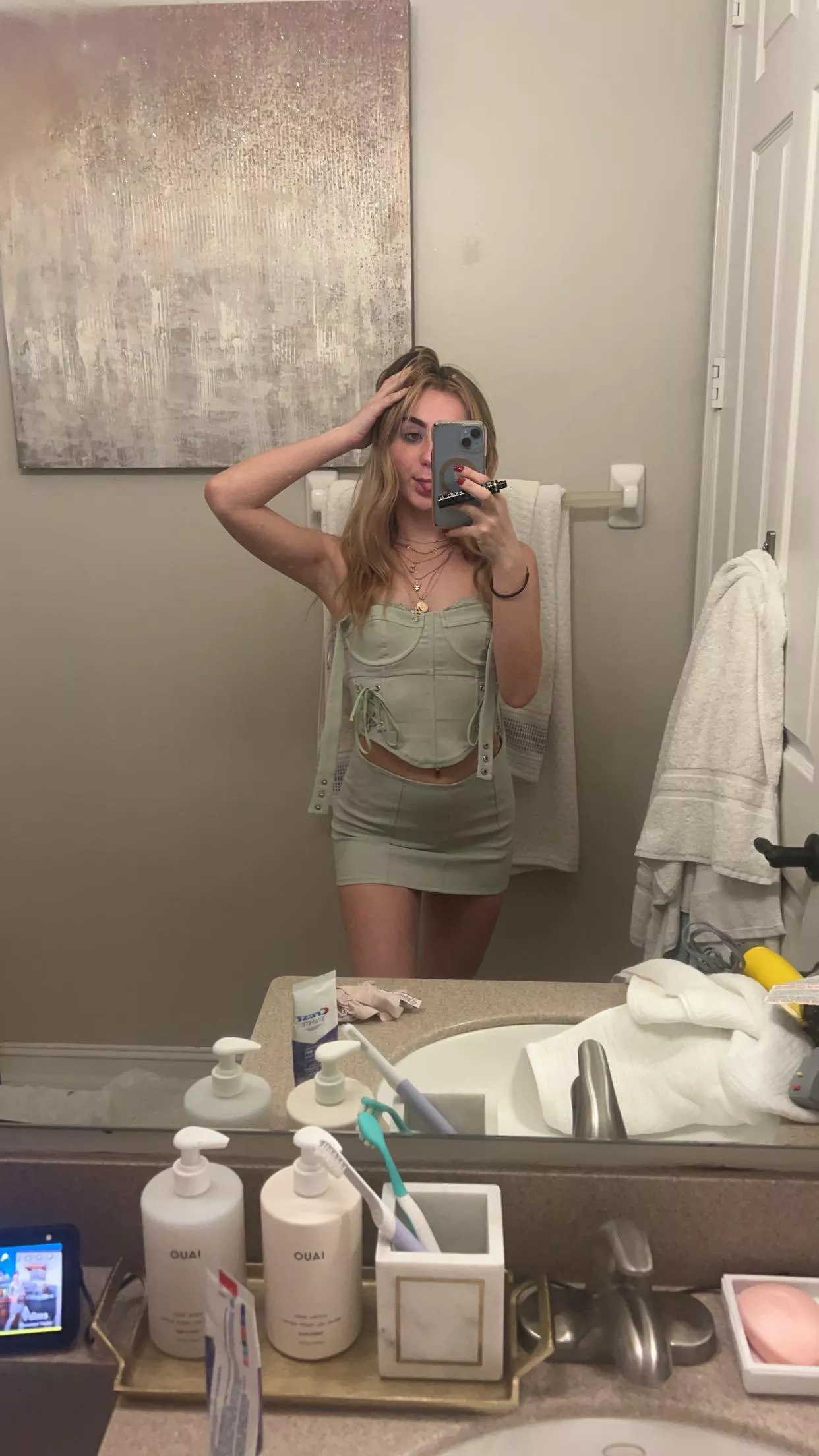 Sorry for the mess, Outfit for today! Tight Skirt with matching top