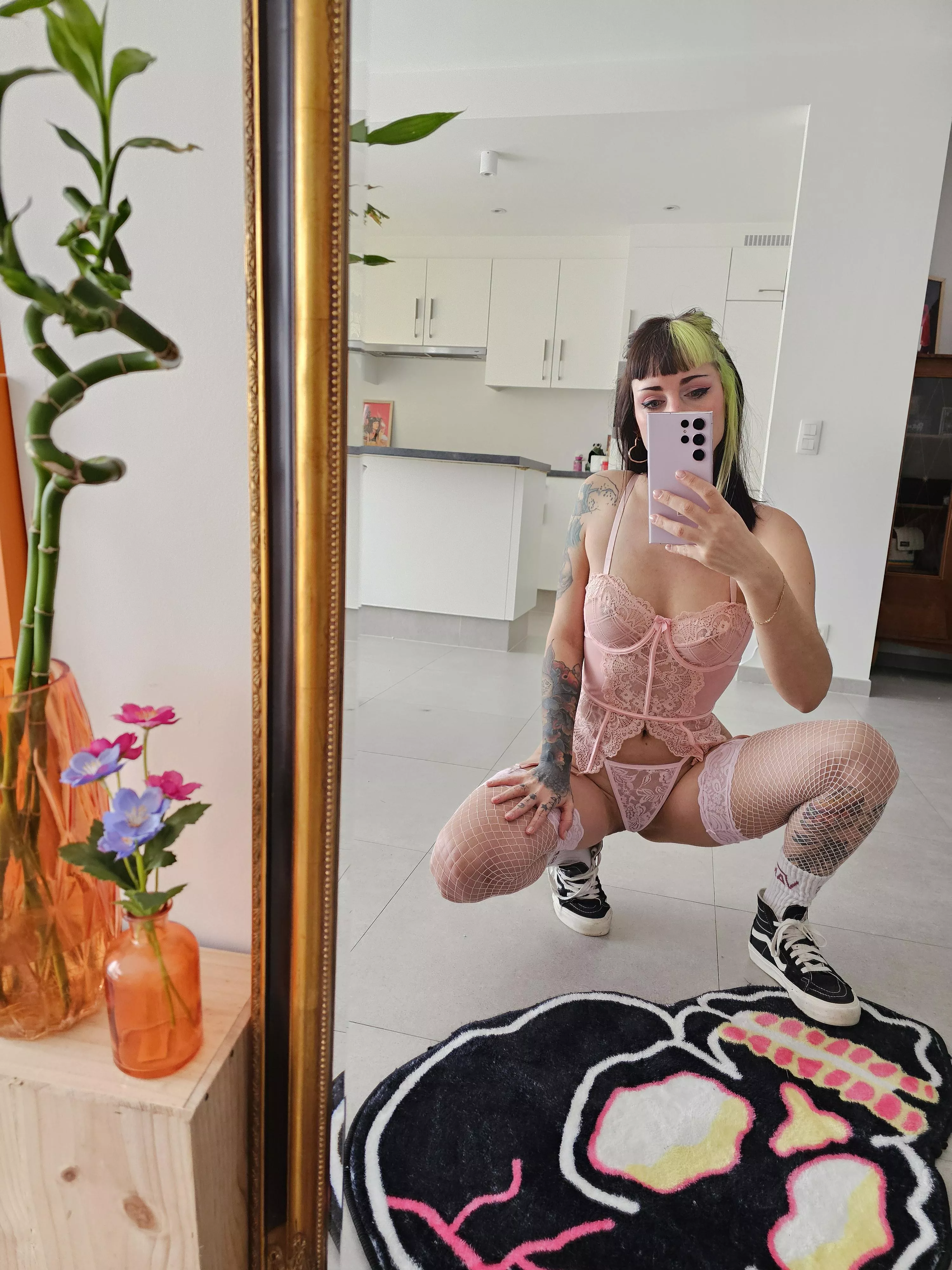 Sup cuties! Who wants to be my Valentine?