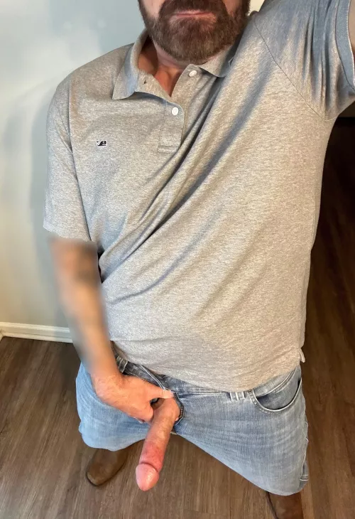 This dad (48) is ready to go wild 😈