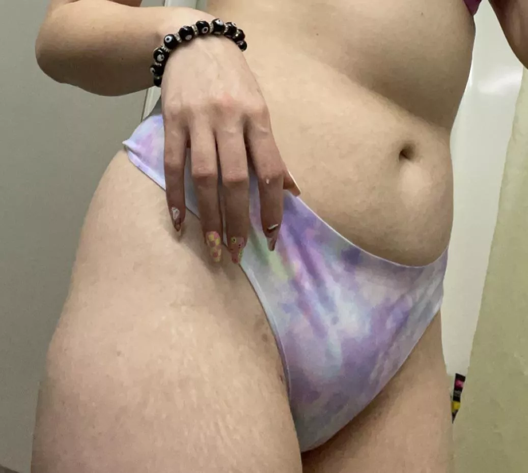 tracing along my skin with my claws and creating goosebumps like galaxies 💕