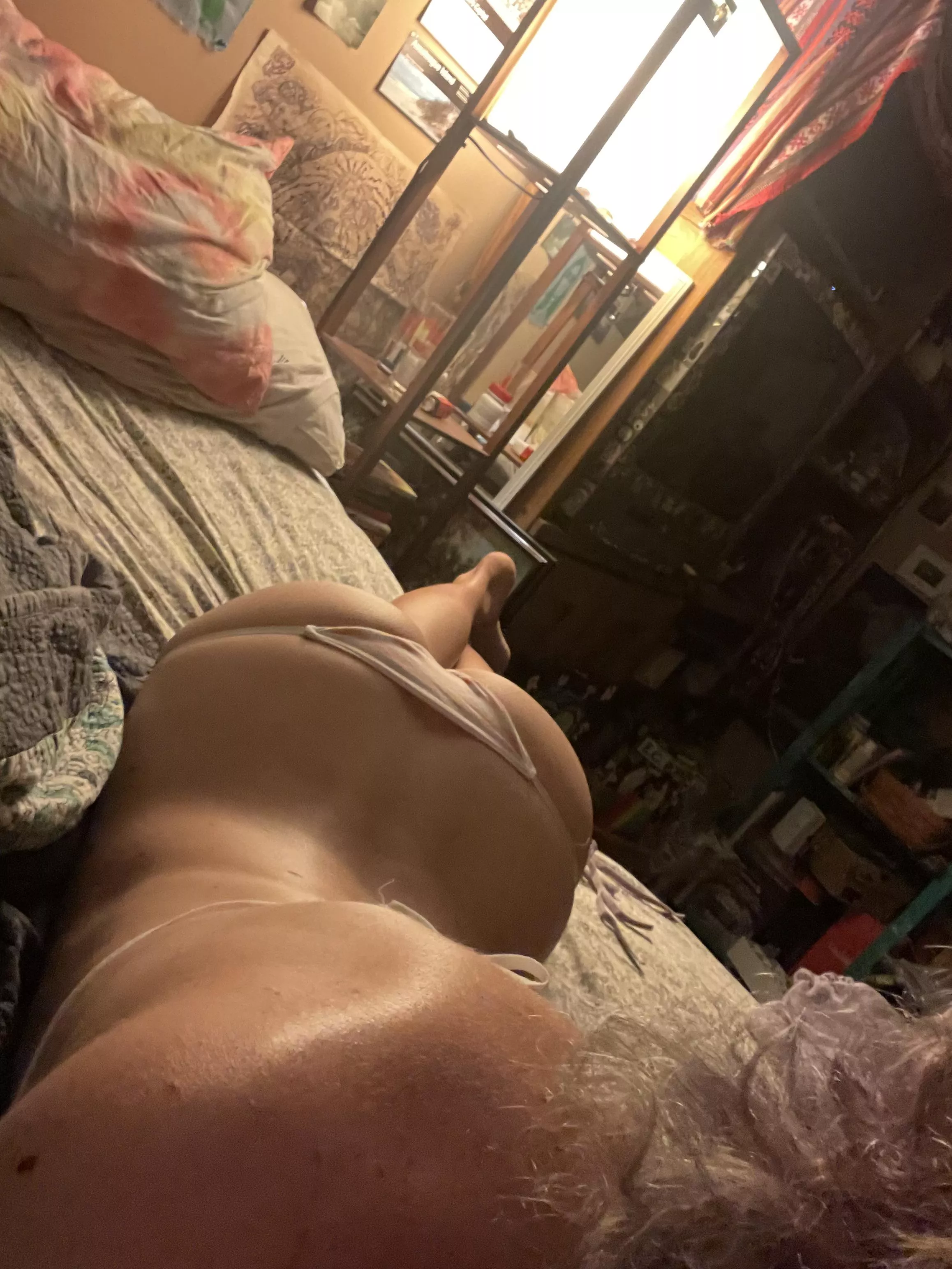 u walk in to me laying on the bed like this, what next?