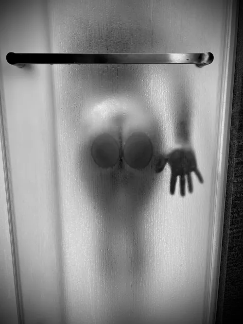 Weekend getaways in the mountains 🏔️🚿🍑