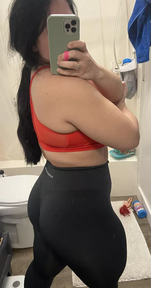 What do you think of my ass in these leggings?