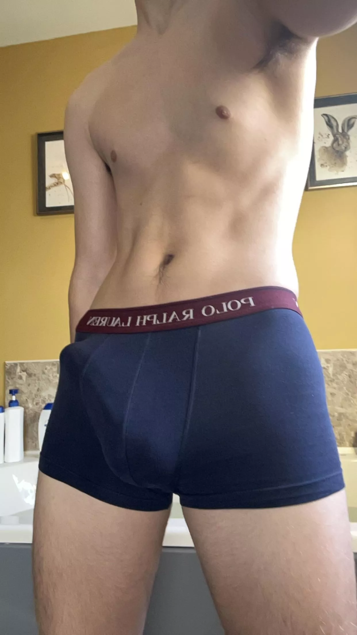 Who likes 18 year old bulge