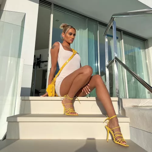 Who says white plain dress is boring?