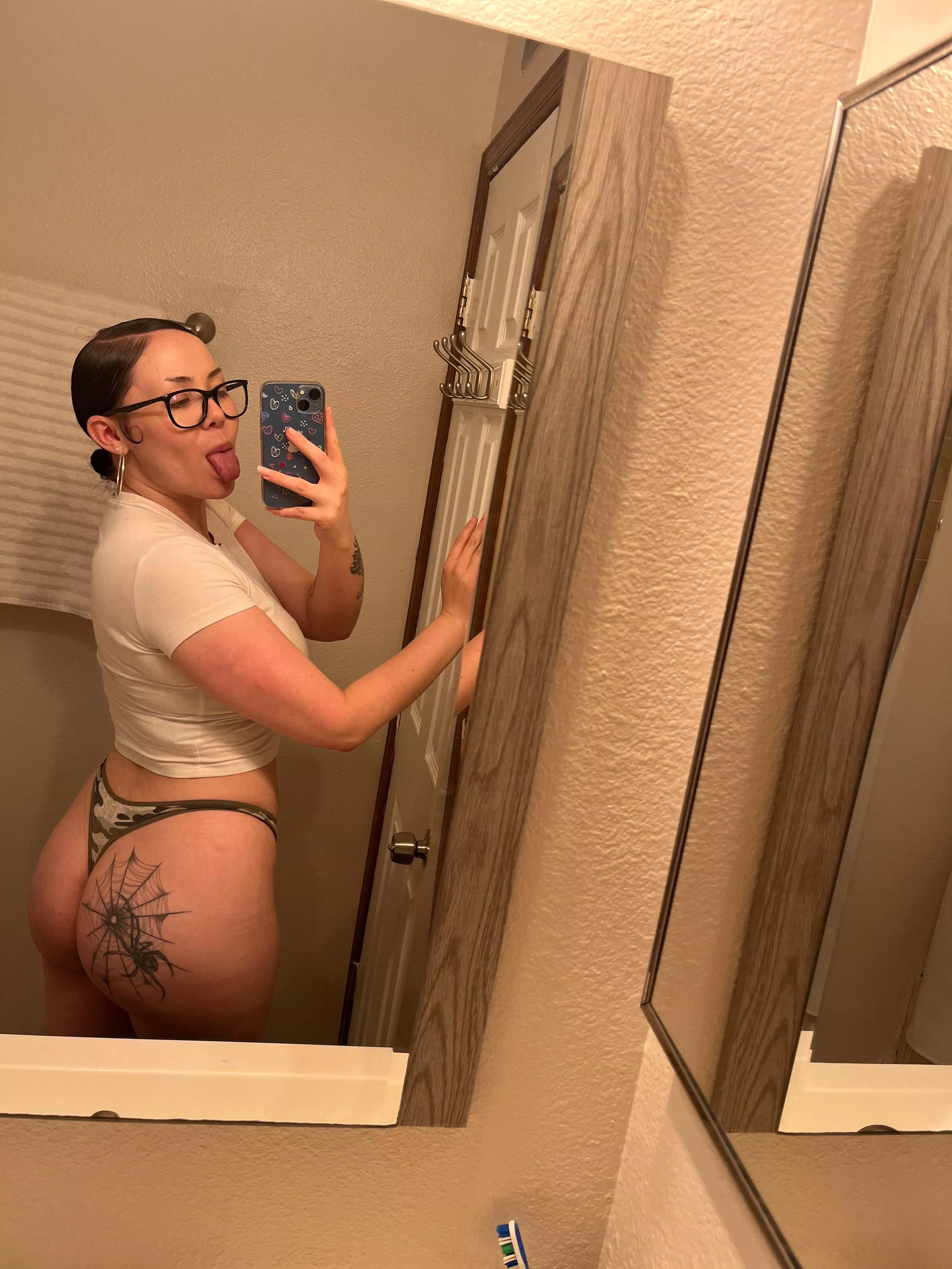 Would you eat my ass on the first date?