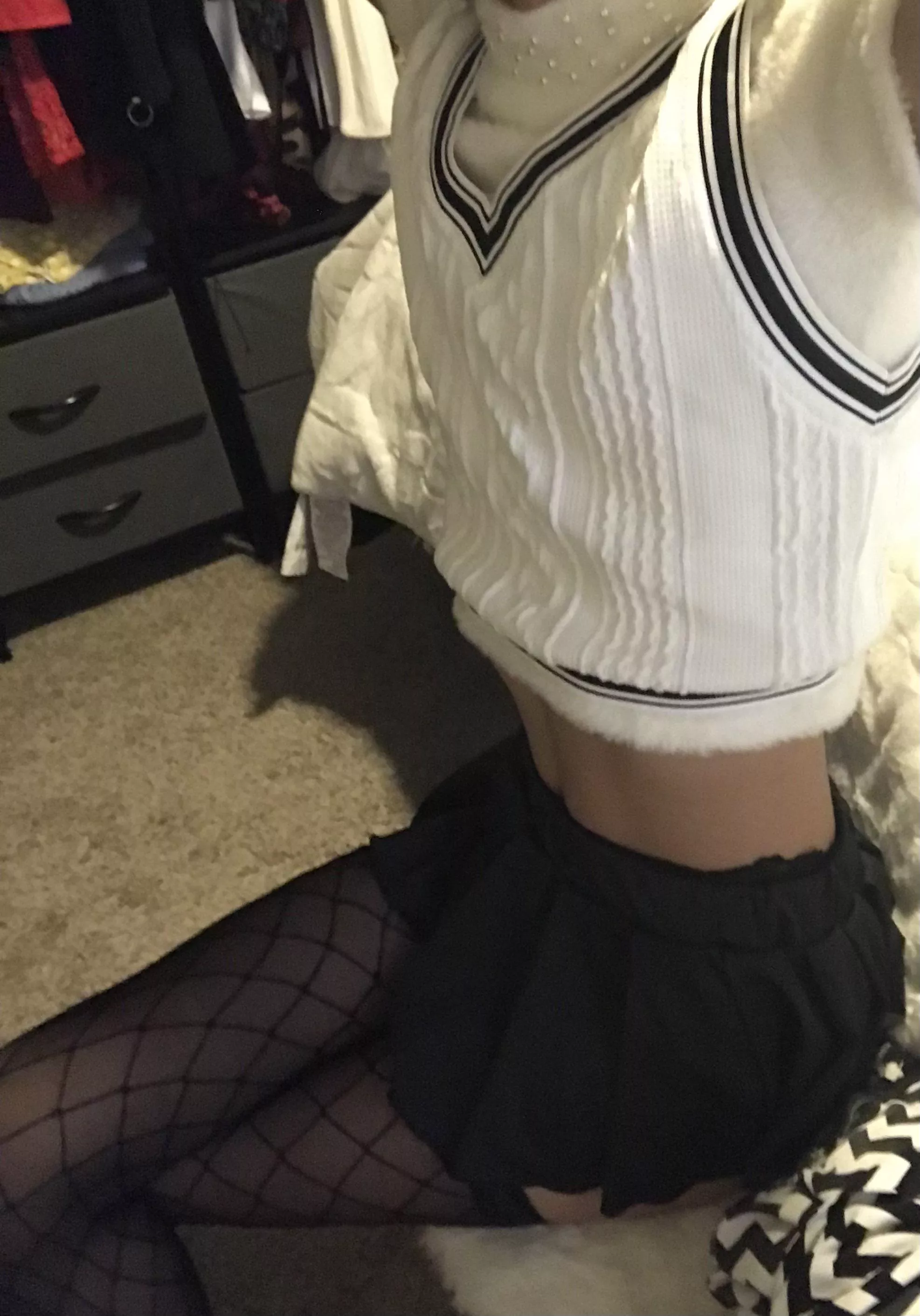 You guys like the outfit? :3