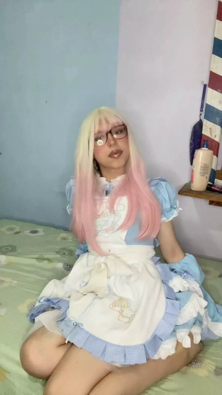 you would love to lie here darling