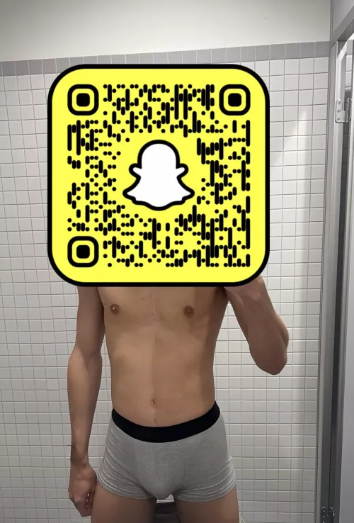 24, Looking for nice guys to chat with me. Facial image is a must. snap johannes3977