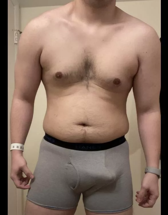 [33] Hope I’m DILF worthy