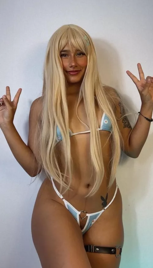 4'7 college asian, smash or pass?