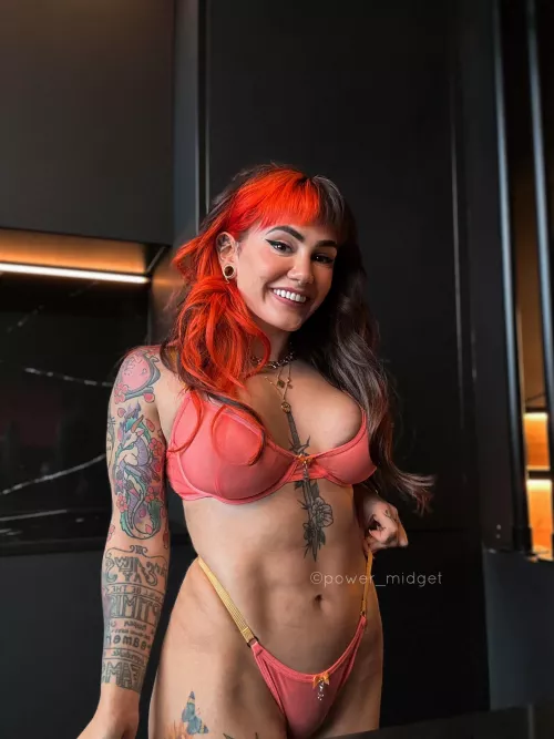 4ft 8” smol bean 😋