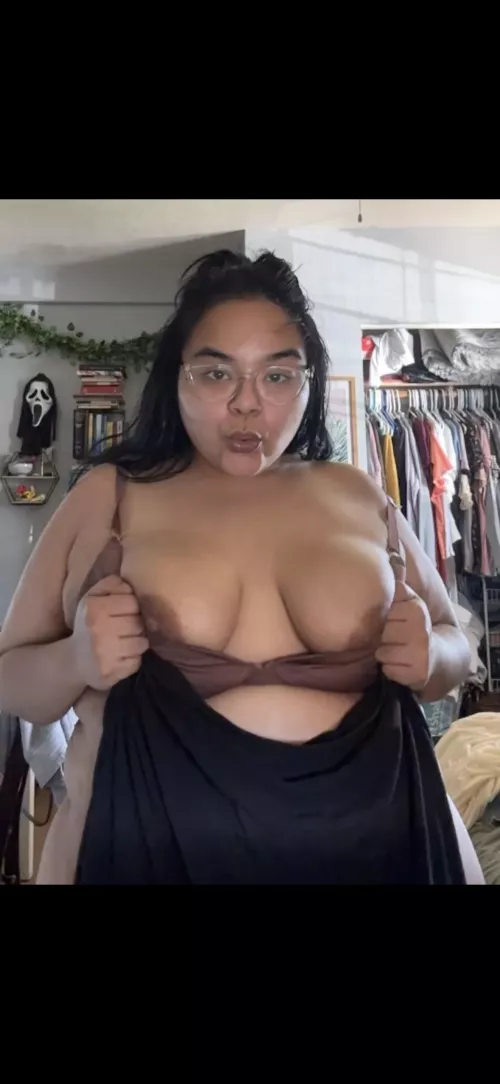 Am i as ugly, disgusting, fat, and worthless as my bf tells me? 🥺💔