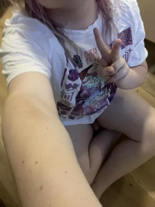 anyone wanna come give this nerd a bj?