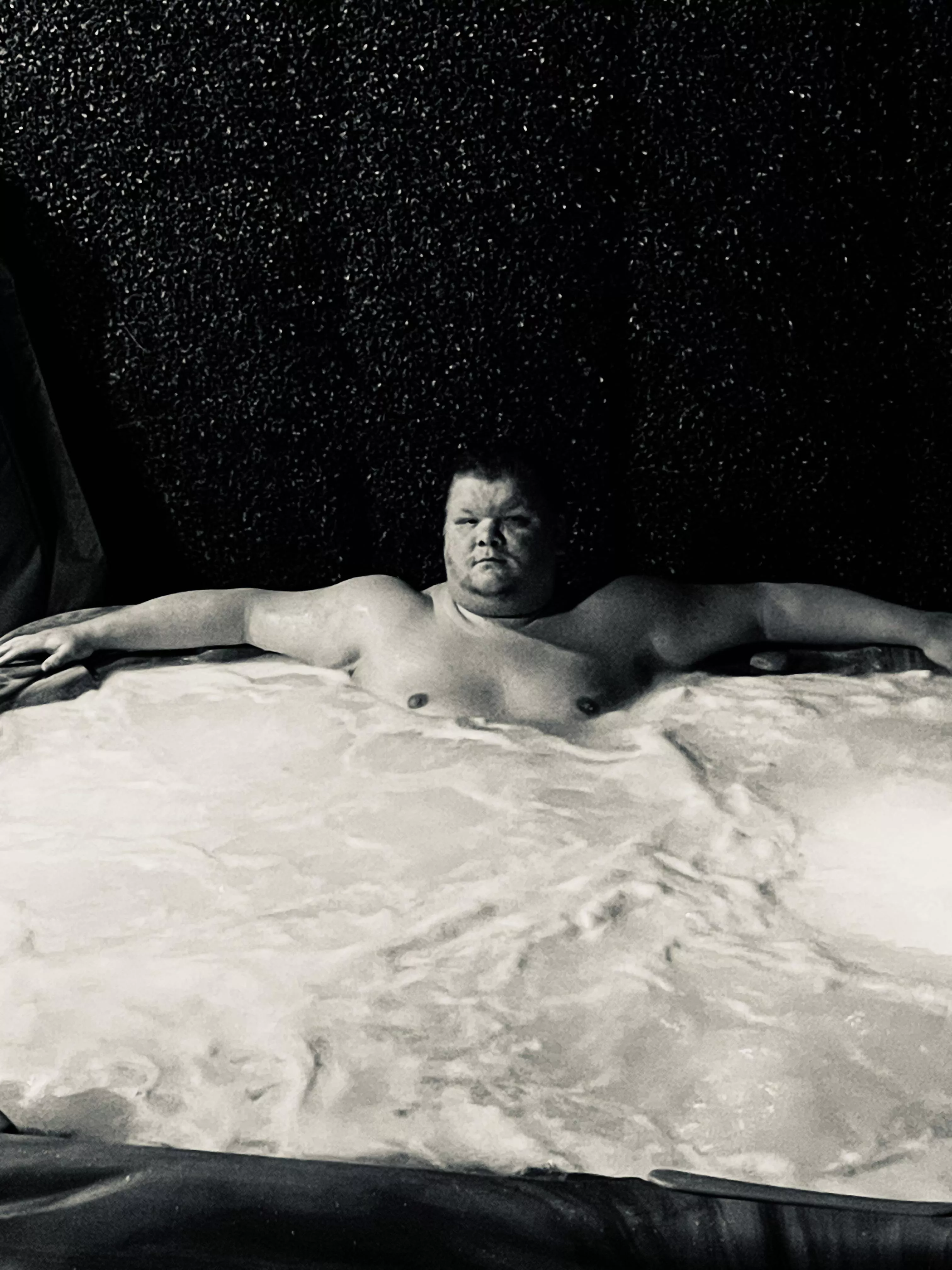 Come get in the hottub with me!