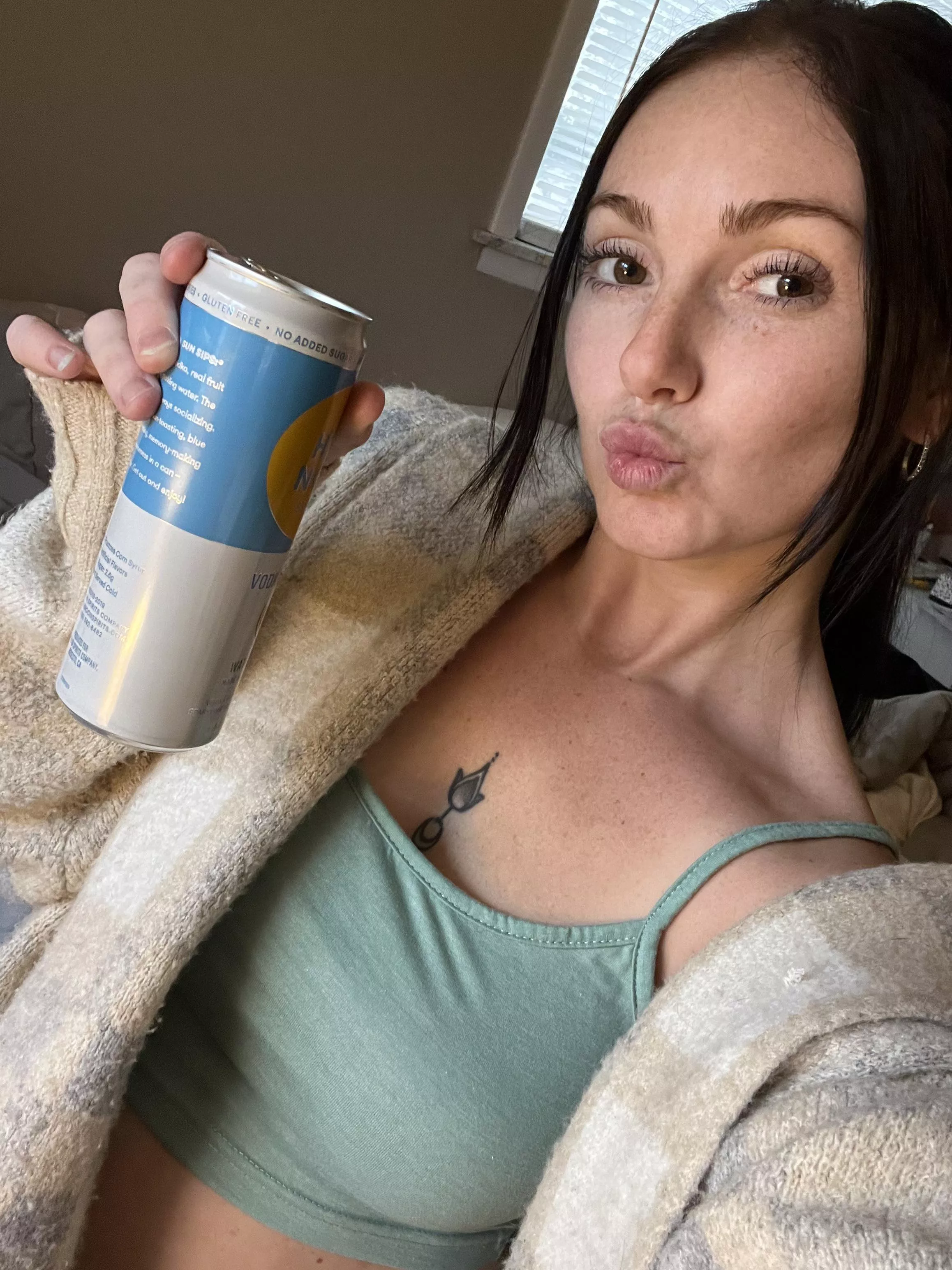 Come join my live on OF! It’s always fun ;)