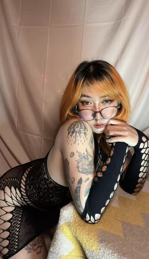 Correct me if I’m wrong, but I think you need an alt girl to sit on your face