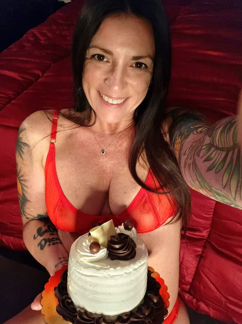 Cum celebrate my cake day with me 48F