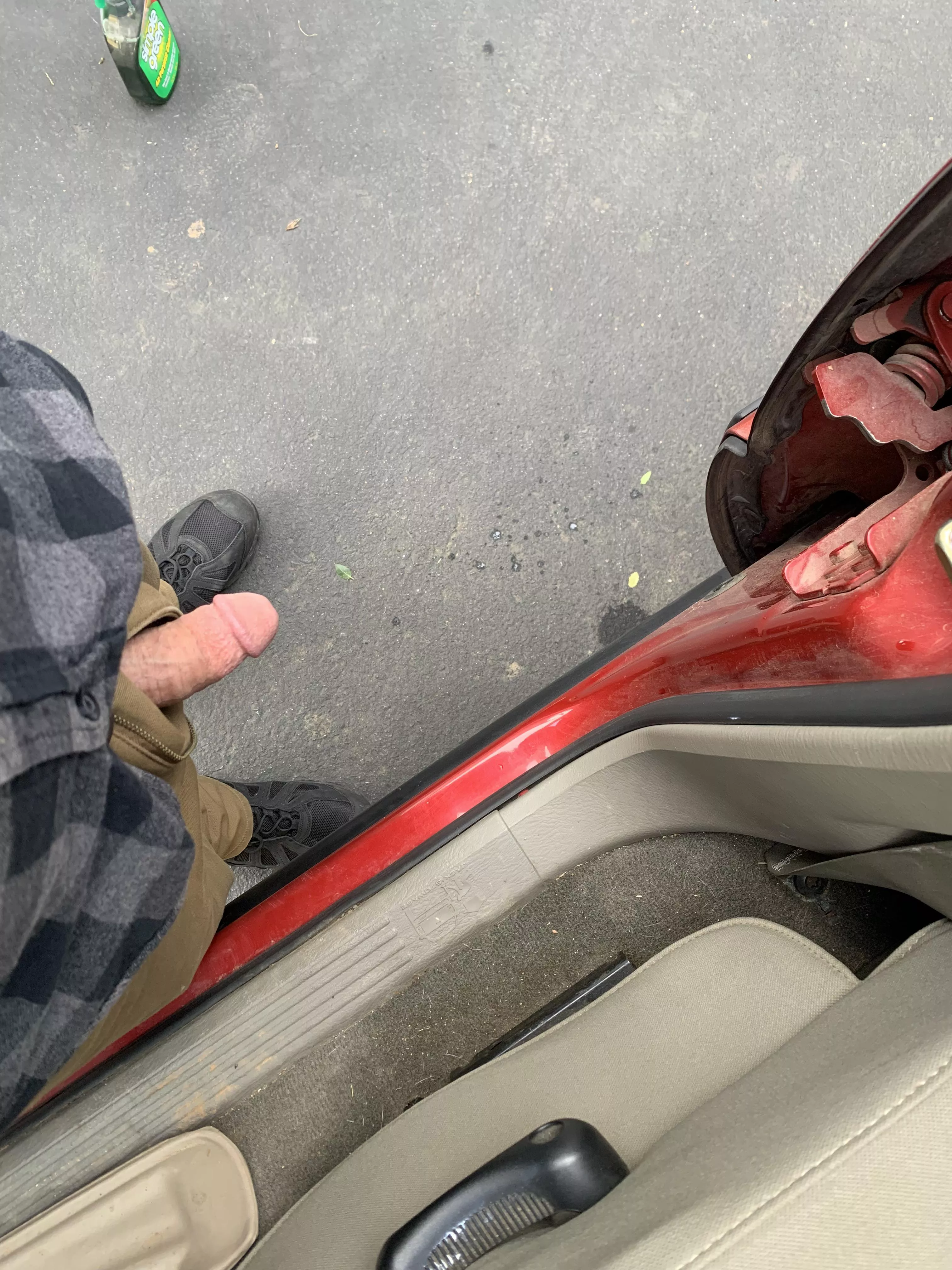 Cum help me clean the truck cutie (42)