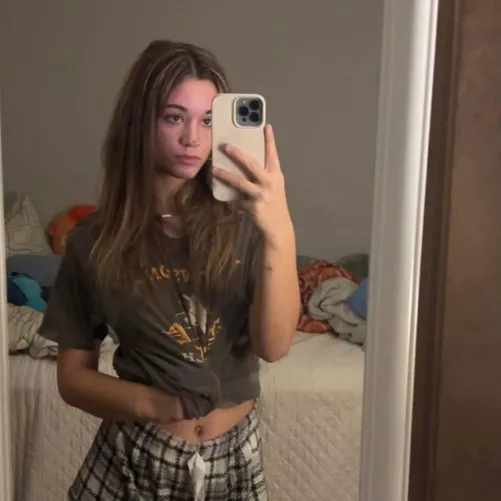 Daddy My body is yours for one night describe what you’d do to me