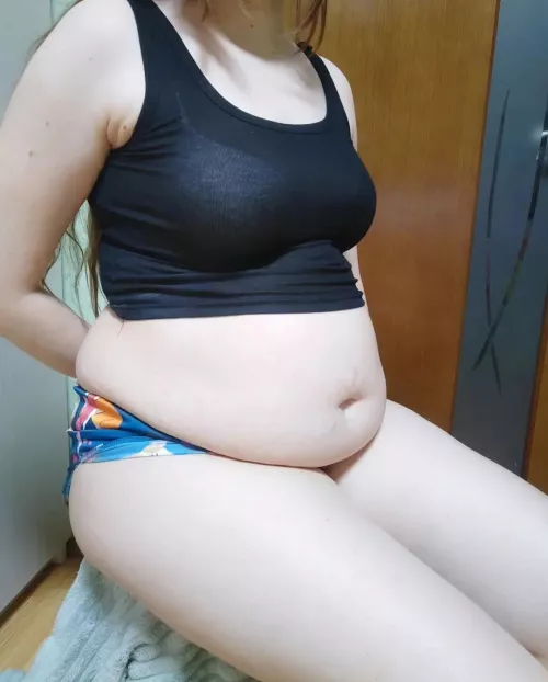 Do my thighs look thicker?