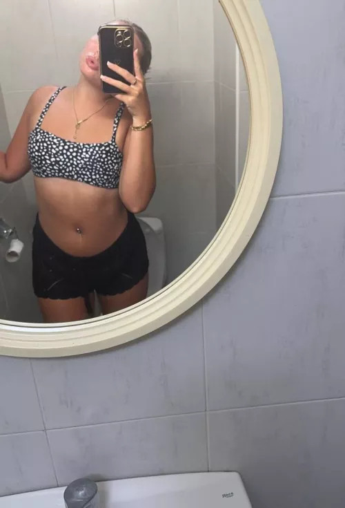 do older guys here think I'm cute