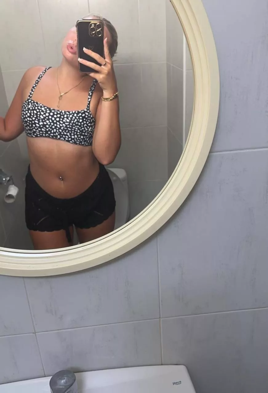 do older guys here think I'm cute