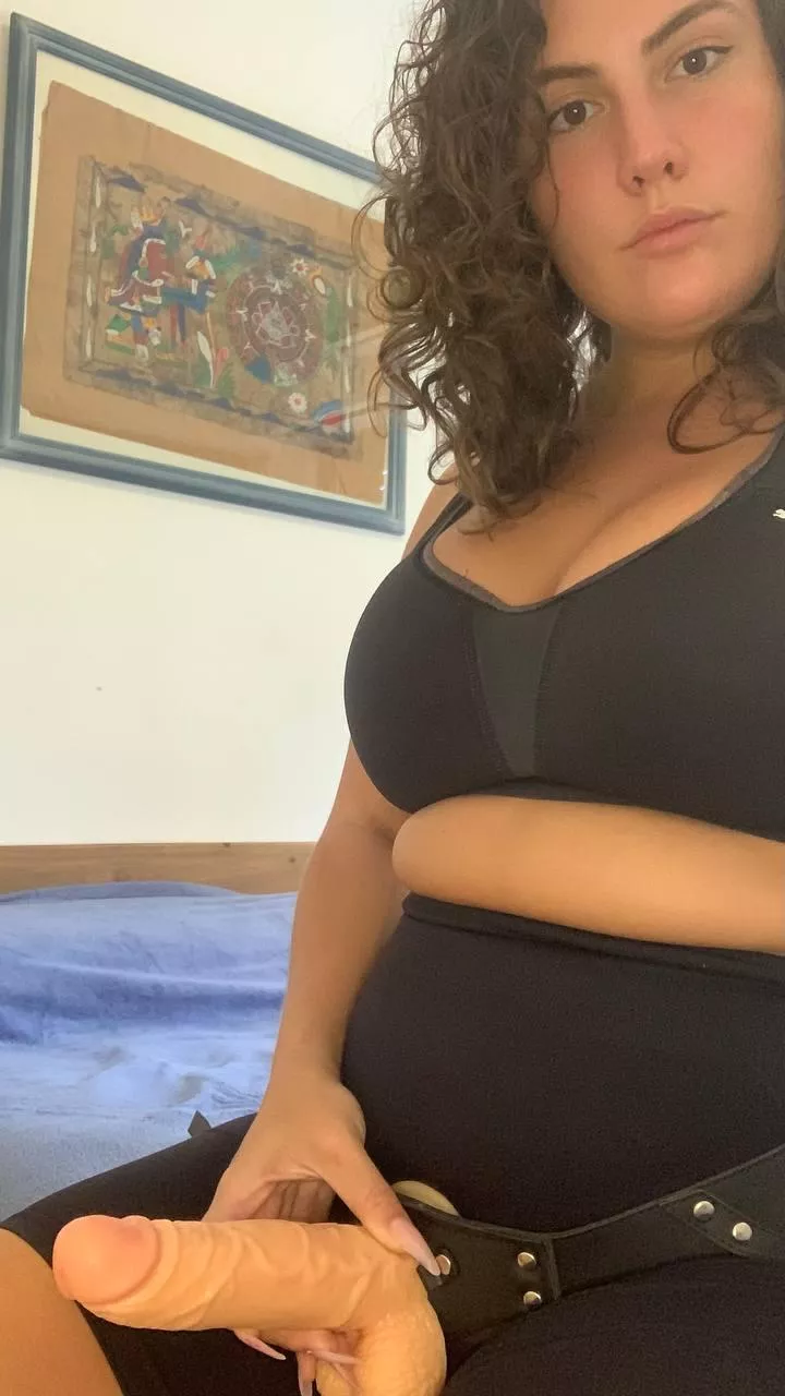 Do you like the feel of a strapon in your ass?