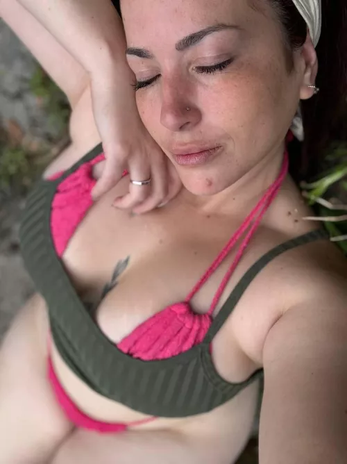 Do you think my face deserves a cumshot?