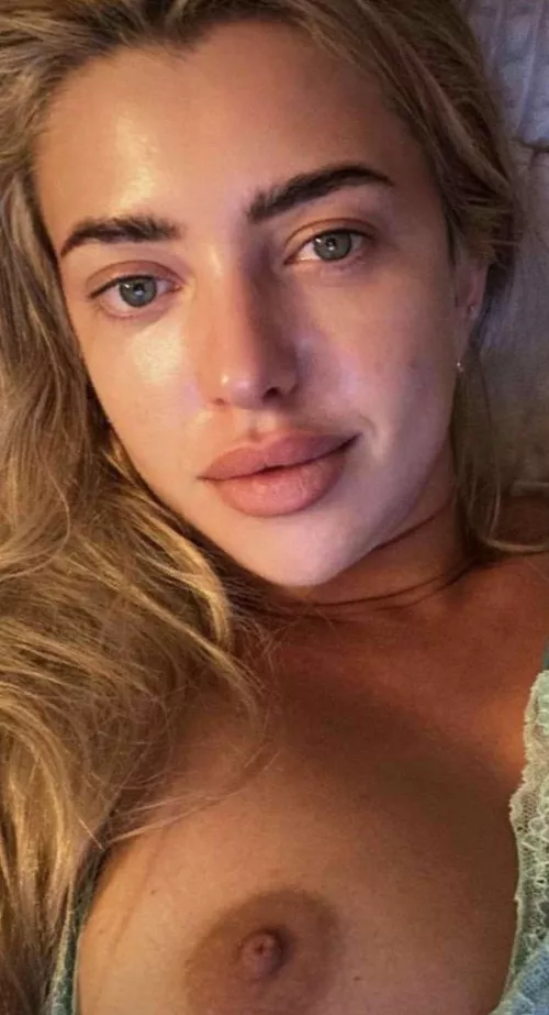 every evening I will send you a naked selfie