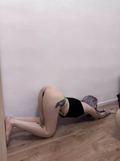 (F) Ass up head down