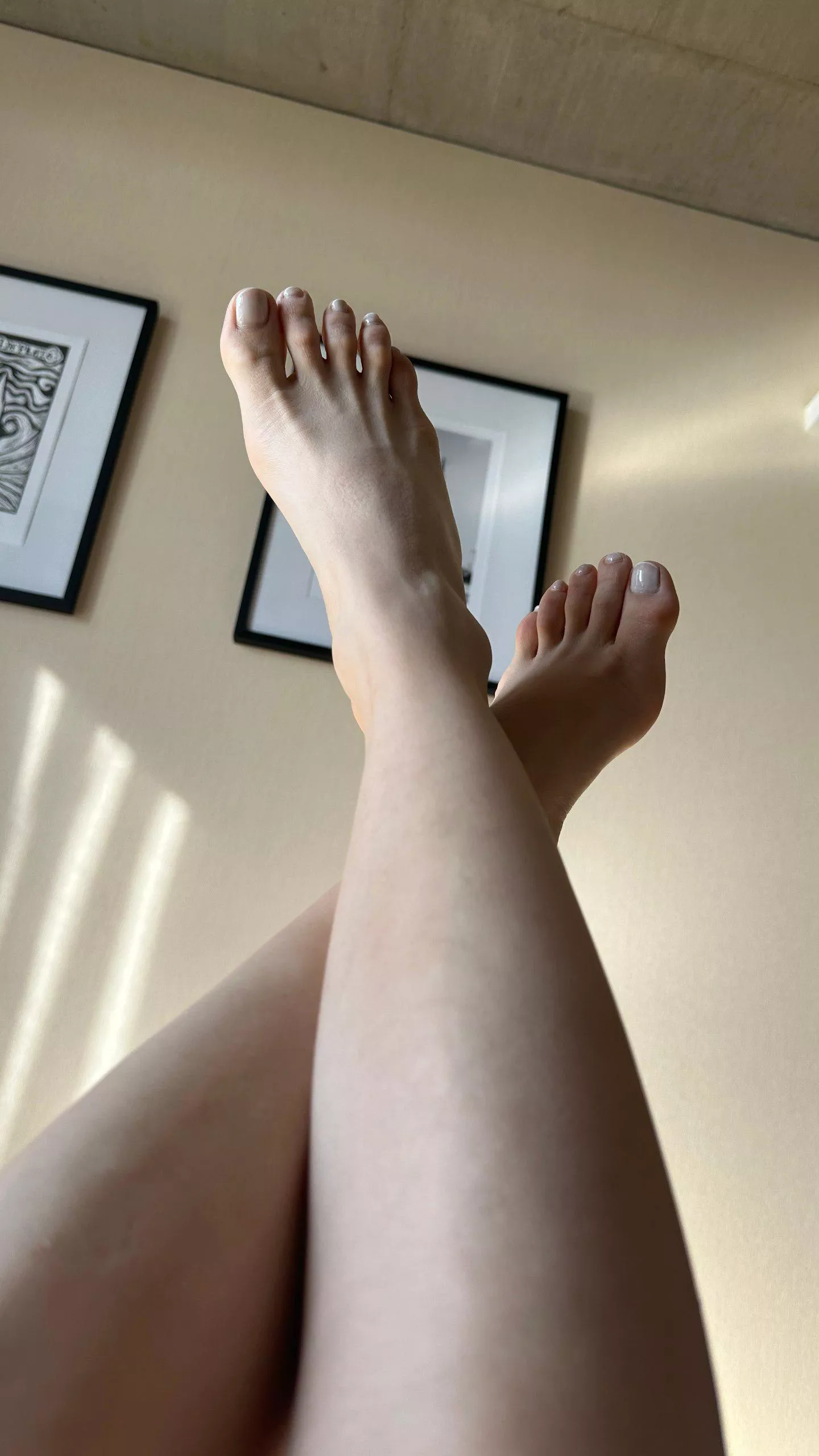 Feeling horny, any guys wanna send each other nudes?