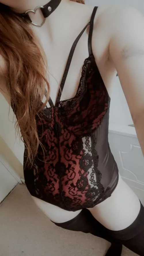 Grab me by the collar, who needs a leash ❤️