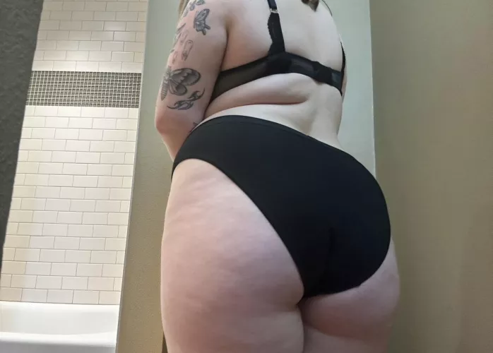 I love how juicy my ass looks in these panties