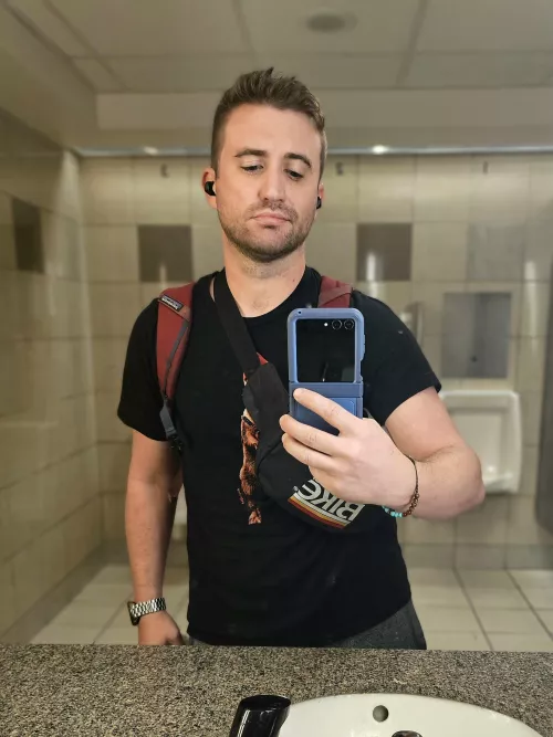 Idk why, but I always take selfies in airport bathrooms โ๏ธ