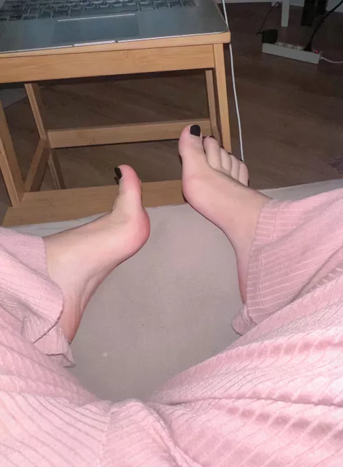 Is it possible to date a girl with an ass like mine? Perfect wife for u daddy