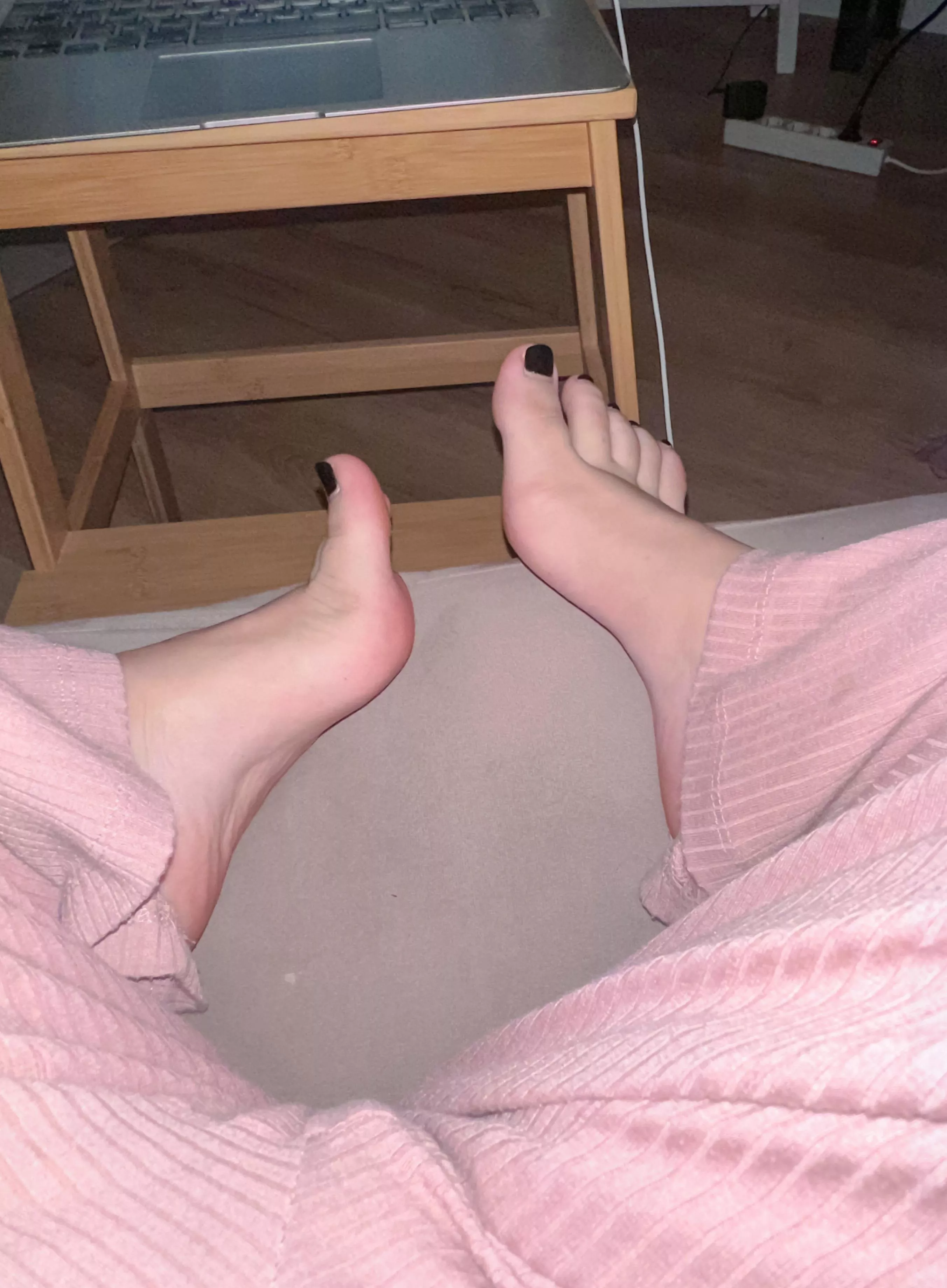 Is it possible to date a girl with an ass like mine? Perfect wife for u daddy