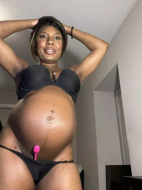 Look how happy I am while pregnant