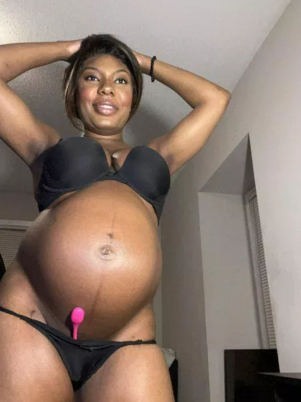 Look how happy I look while pregnant