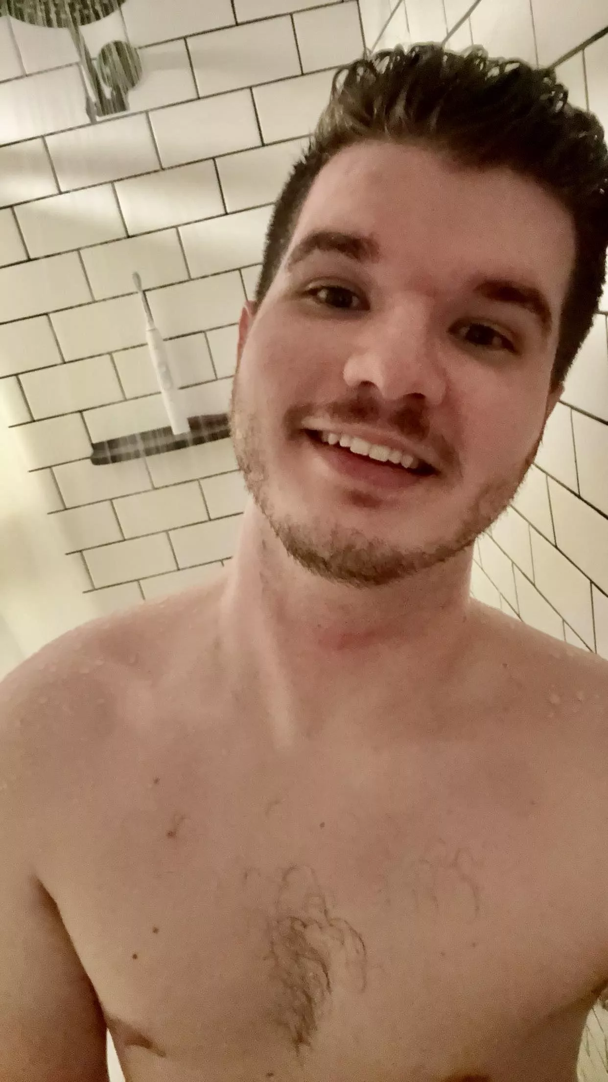 Morning or night showers?🚿🧼