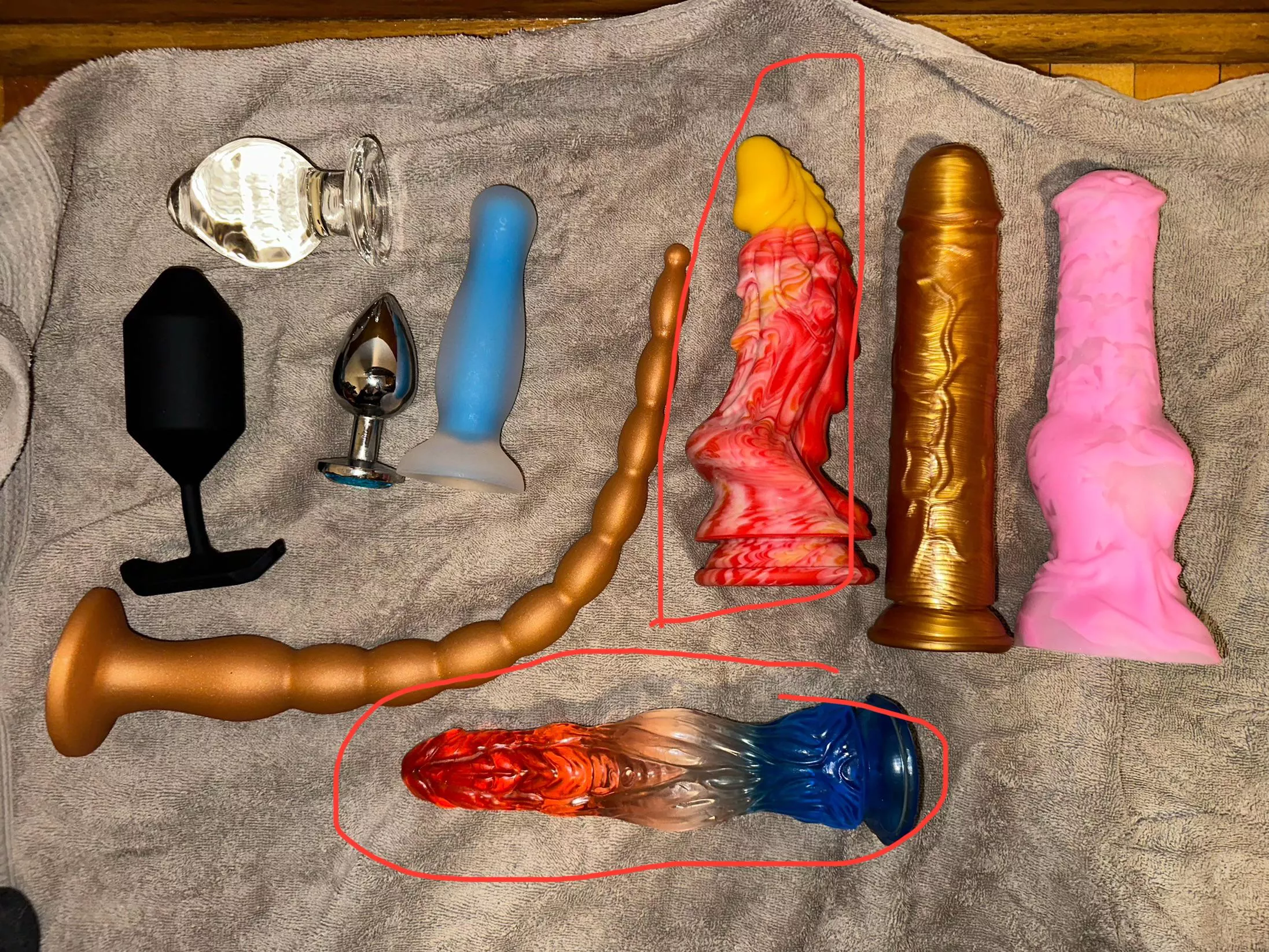 My toys, went help identifying these two