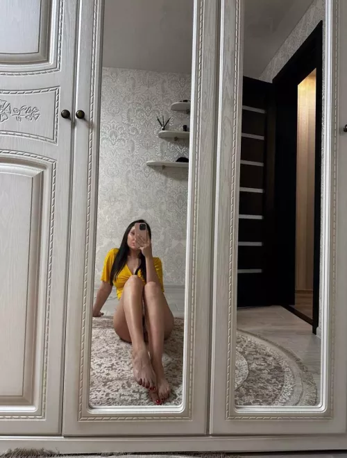 Older men here who want to fuck me raw?