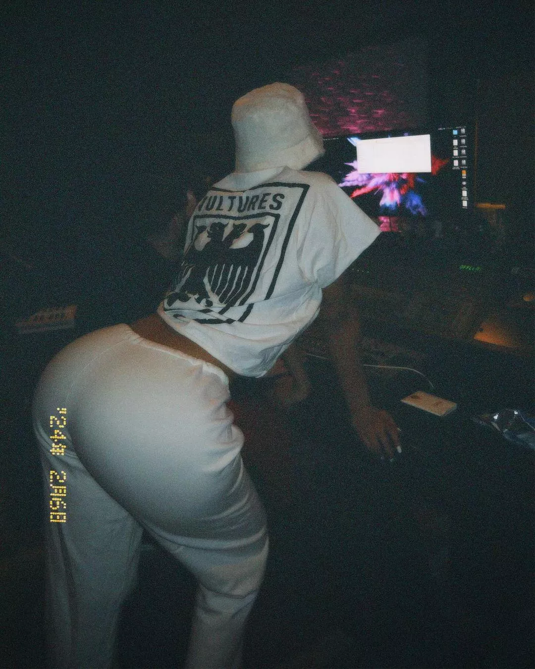 Parniathedonn cooking up in the stu