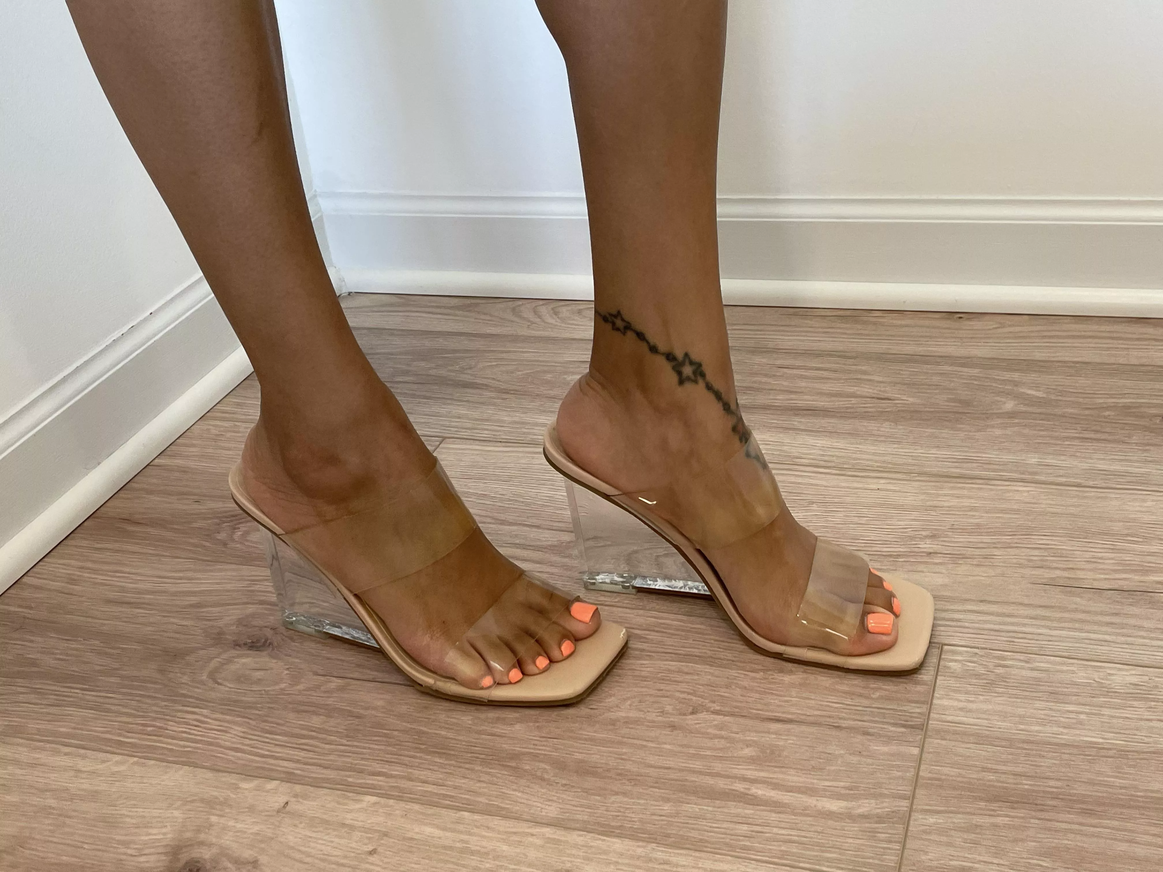 Stating to like clear heels/wedges