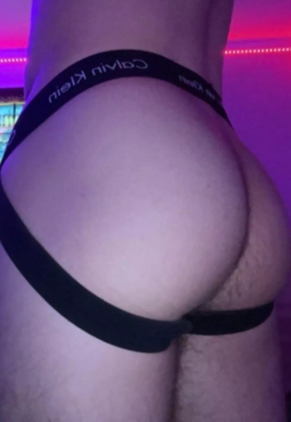 USA 25. Snap me sexy Twinks and Twunks. Under 30 please. Let’s get naked and show off. Circumcised only. Add me Alexscott333