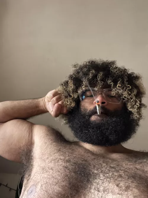 What reeks more my pits or my bud?