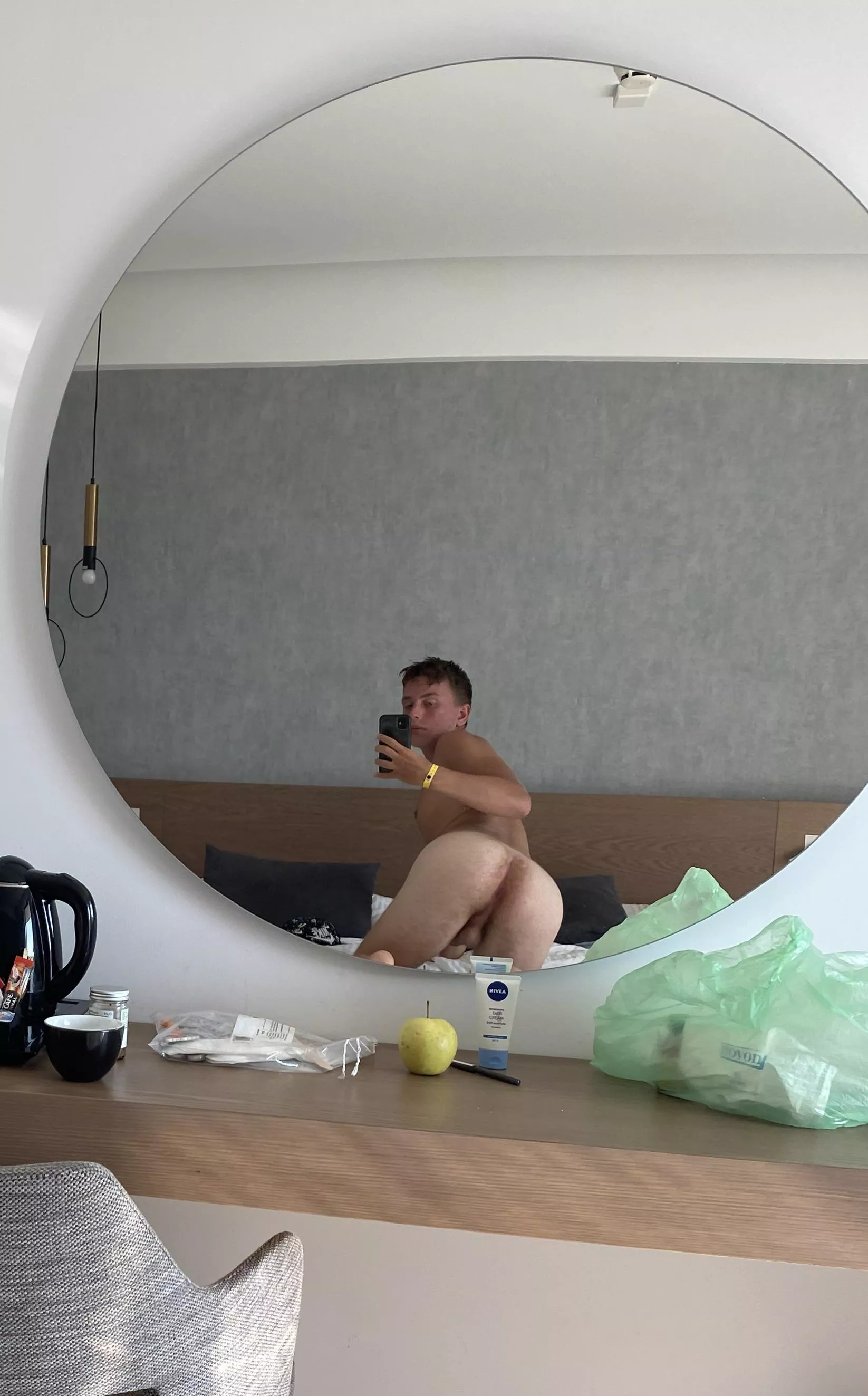 Who would stretch out this fresh 2006 pussy? 😍🤤