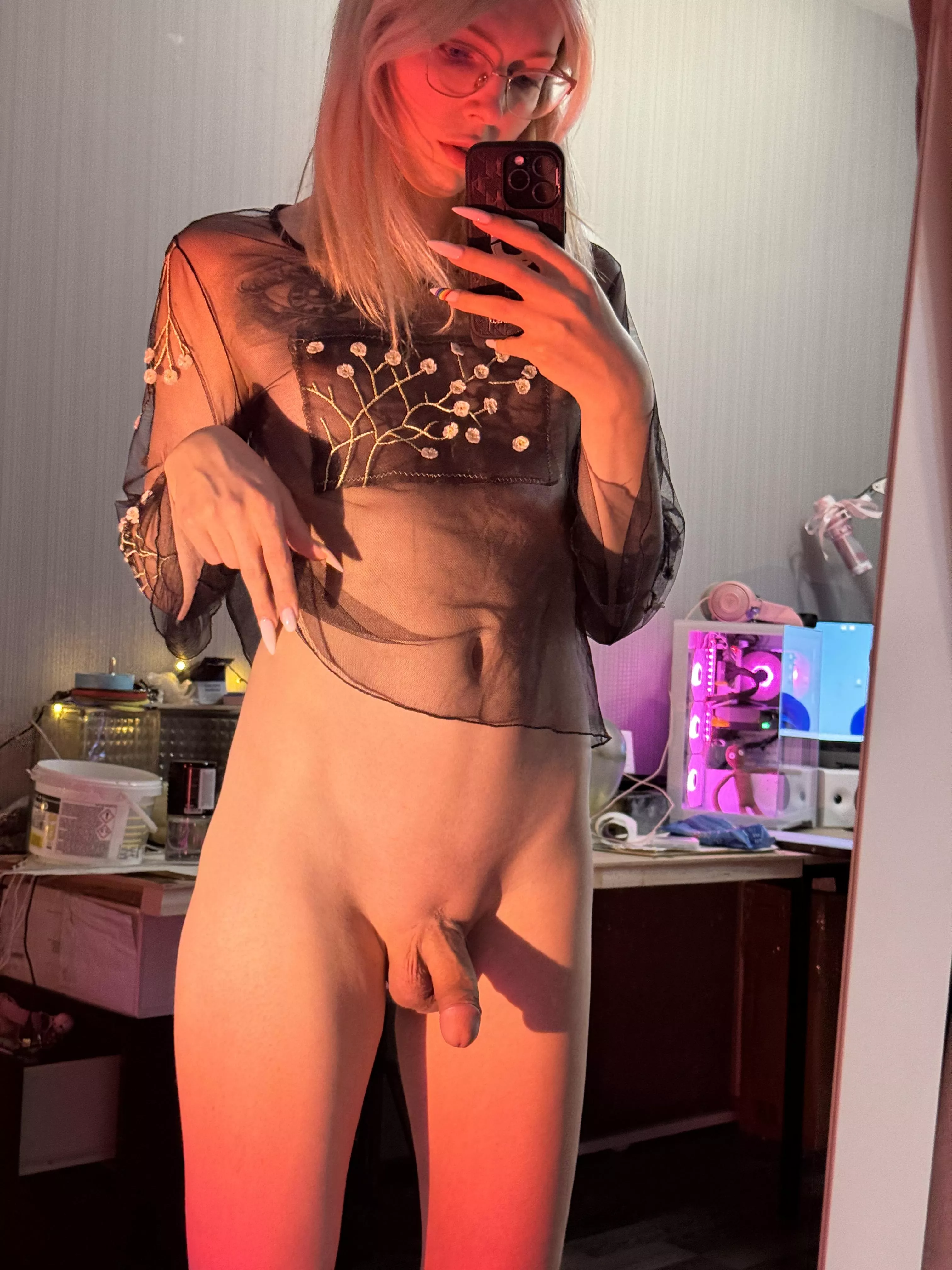 Would you give me a blowjob on our first date?